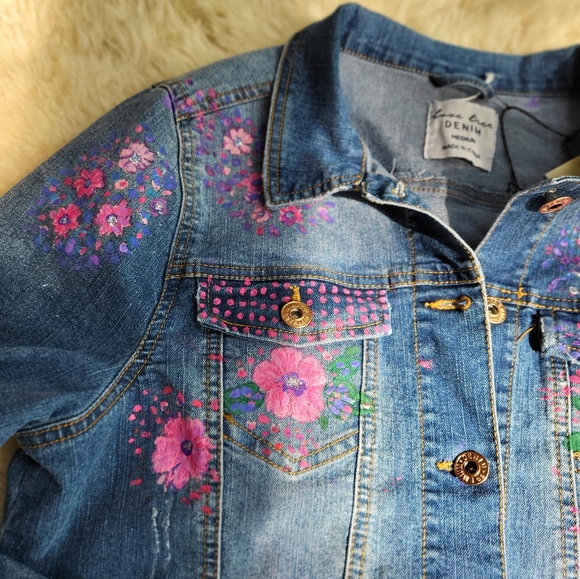 Handpainted jean jacket. - Picture 8 of 9